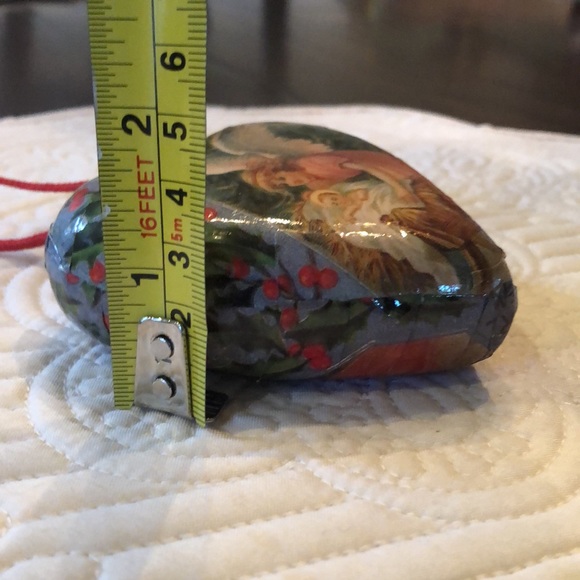 👼 Angel & Manger Paper Machete Puffed Heart Ornament - Picture 9 of 9